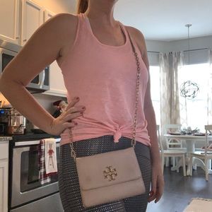 Tory Burch - Britten Chain Wallet in Light Oak